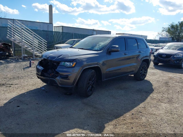 1C4RJFAGXJC259050 Jeep Grand Cherokee Altitude 4x4