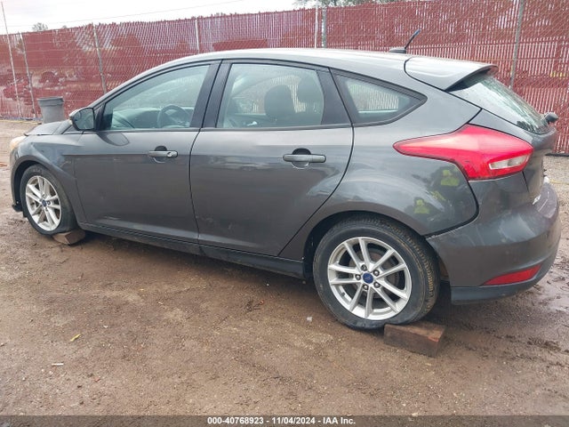 Ford FOCUS SE 2016 1FADP3K23GL339170 Image 3