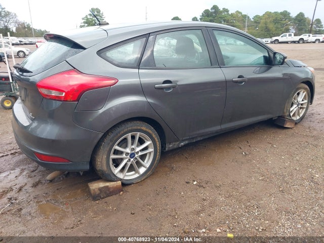Ford FOCUS SE 2016 1FADP3K23GL339170 Image 4