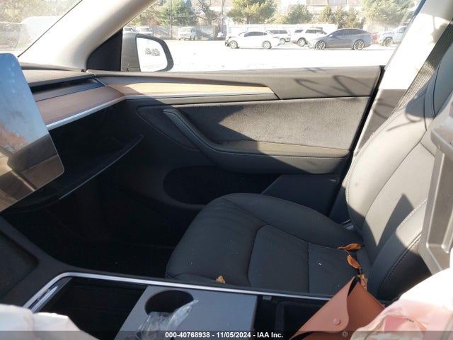 2024 TESLA MODEL Y 7SAYGDEE0RA326048 Photo 4