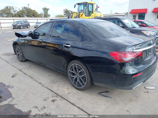 Mercedes-Benz E 350 2022 W1KZF8DB8NB091665 Image 3