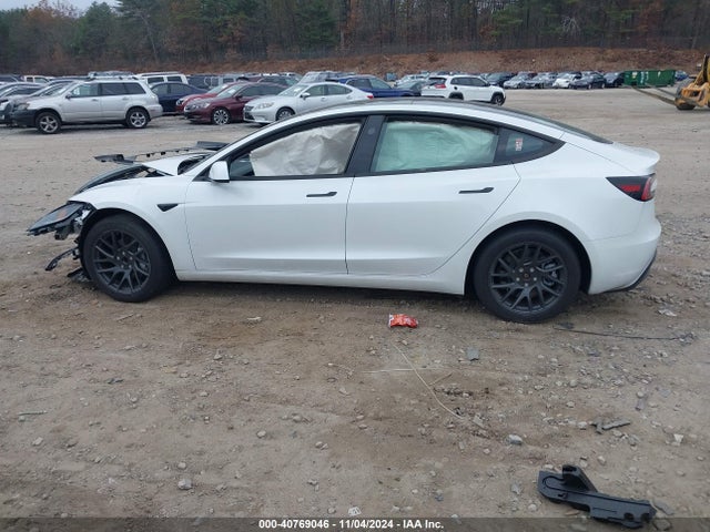 Tesla Model 3 Rear-wheel Drive 2024 5YJ3E1EA6RF756128 Image 13