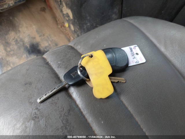 Chevrolet Express 2500 Work Van 2018 1GCWGAFP5J1291803 Image 11