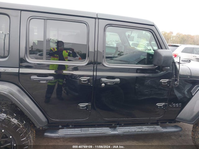 1C4HJXDG9MW518918 Jeep Wrangler Unlimited Sport Altitude 4x4