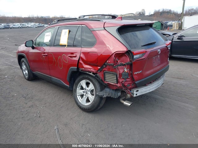Toyota Rav4 Xle 2019 JTMP1RFV7KD506617 Image 3