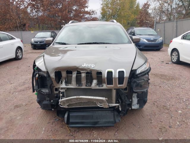 1C4PJLCS1HW652449 Jeep Cherokee Latitude Fwd