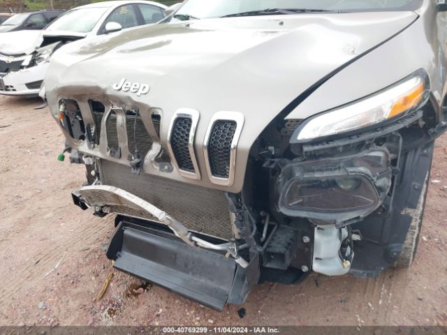1C4PJLCS1HW652449 Jeep Cherokee Latitude Fwd