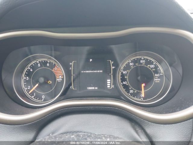1C4PJLCS1HW652449 Jeep Cherokee Latitude Fwd