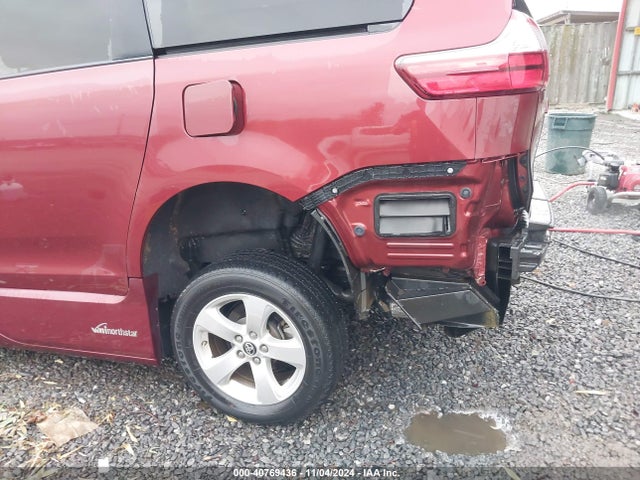 5TDKZ3DC2KS012302 Toyota Sienna Le 7 Passenger