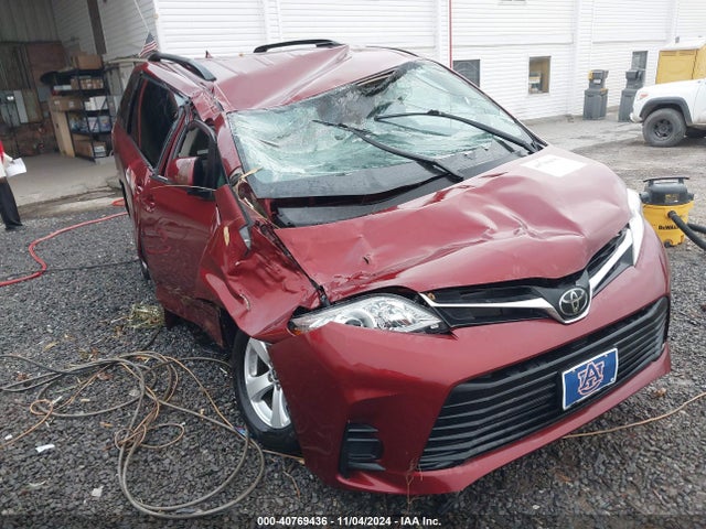 5TDKZ3DC2KS012302 Toyota Sienna Le 7 Passenger