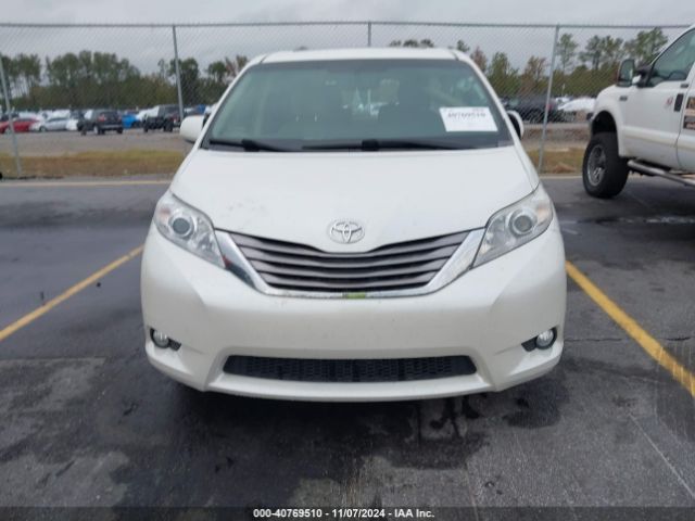 5TDYZ3DC2HS824864 Toyota Sienna Xle 8 Passenger