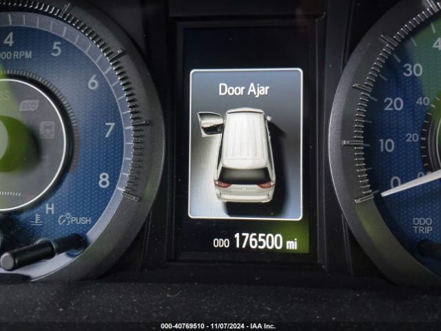 5TDYZ3DC2HS824864 Toyota Sienna Xle 8 Passenger