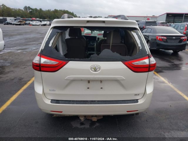 5TDYZ3DC2HS824864 Toyota Sienna Xle 8 Passenger