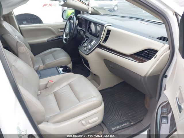 5TDYZ3DC2HS824864 Toyota Sienna Xle 8 Passenger