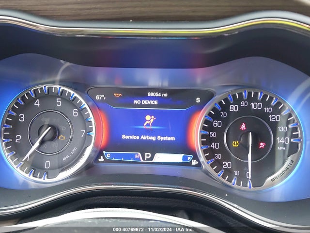 Chrysler 200 C 2015 1C3CCCCG1FN618457 Image 7
