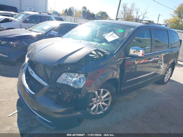2C4RC1GG8GR190881 Chrysler Town & Country Limited Platinum