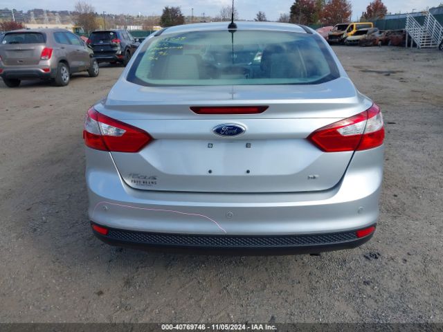 1FADP3F27EL215409 Ford FOCUS SE