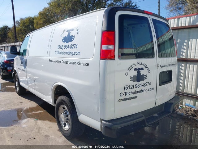 Chevrolet Express 2500 Work Van 2017 1GCWGAFF3H1102499 Image 3