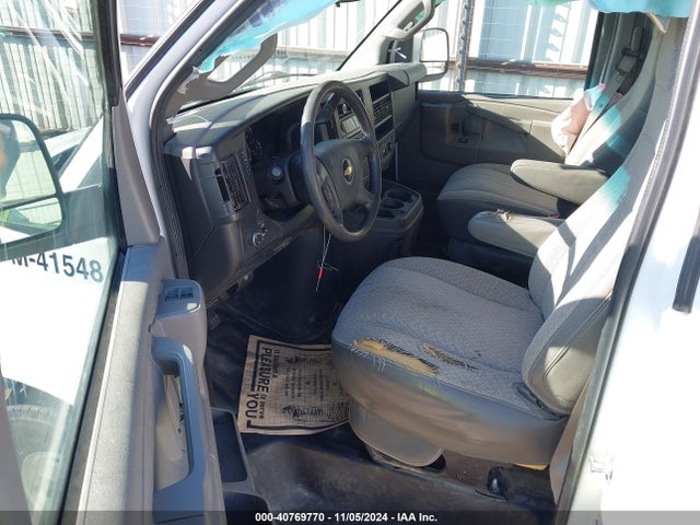Chevrolet Express 2500 Work Van 2017 1GCWGAFF3H1102499 Image 5