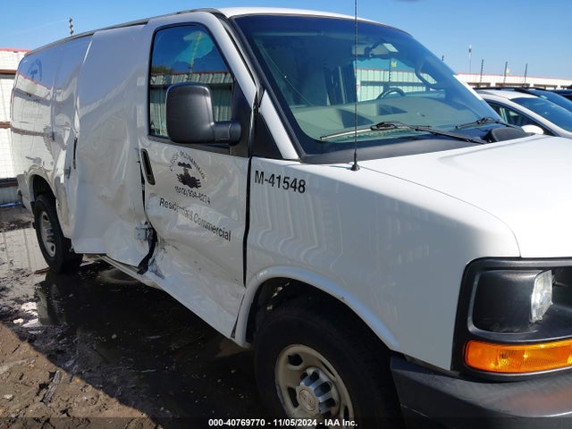 Chevrolet Express 2500 Work Van 2017 1GCWGAFF3H1102499 Image 6