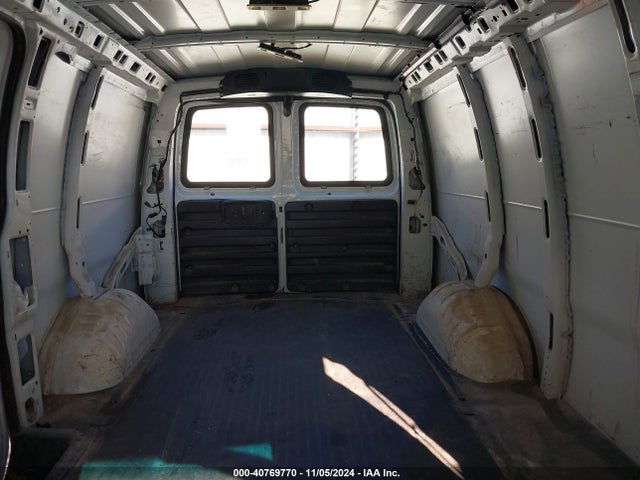 Chevrolet Express 2500 Work Van 2017 1GCWGAFF3H1102499 Image 8