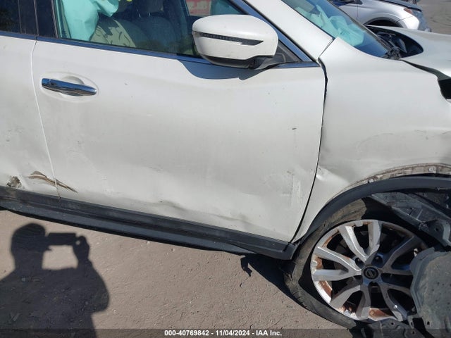 Nissan ROGUE SV 2017 5N1AT2MV9HC811119 Image 17