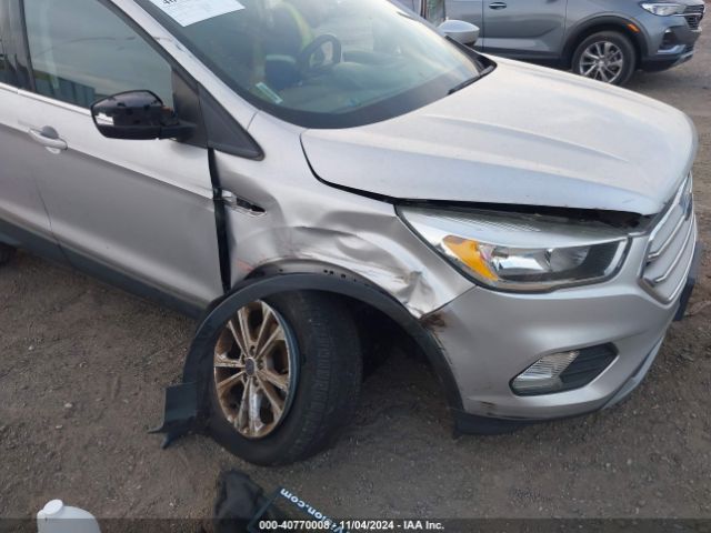 1FMCU0GD5HUA87114 Ford ESCAPE SE