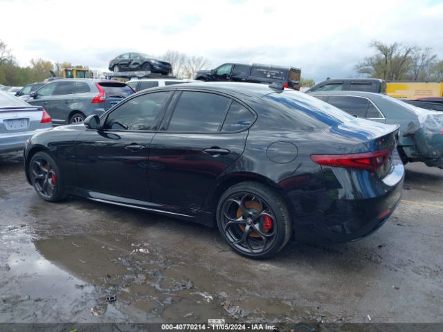 ZARFANBN1L7638627 Alfa Romeo Giulia Ti Sport Carbon Awd