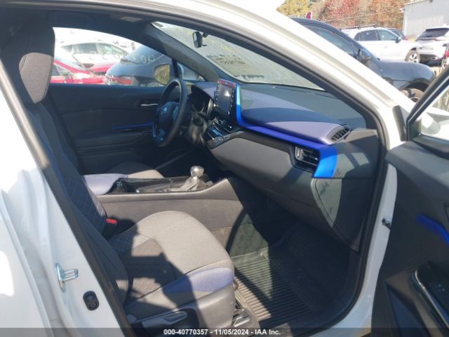 NMTKHMBX6MR126738 Toyota C-HR XLE