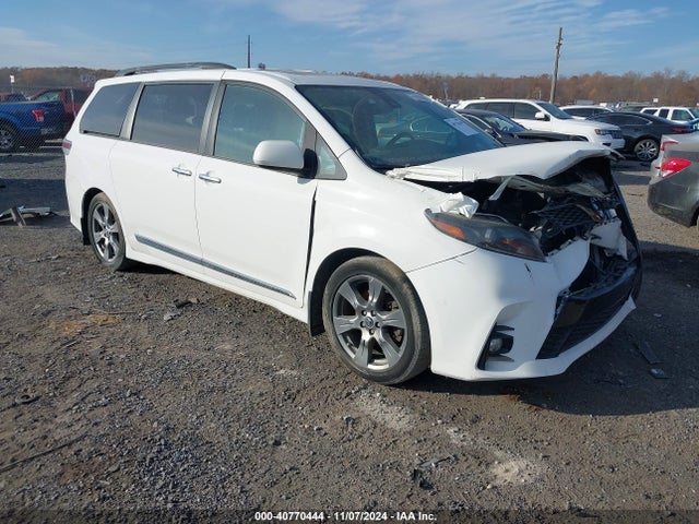 2018 5TDXZ3DC5JS939508 main image