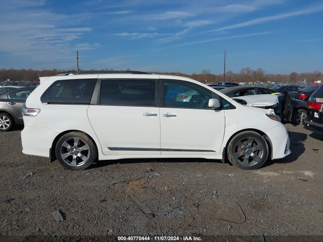 Toyota Sienna Se 8 Passenger 2018 5TDXZ3DC5JS939508 Image 14