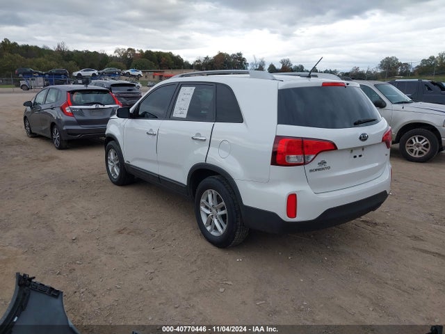 KIA Sorento Lx V6 2015 5XYKTDA73FG648745 Image 3