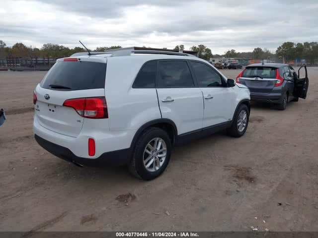 KIA Sorento Lx V6 2015 5XYKTDA73FG648745 Image 4