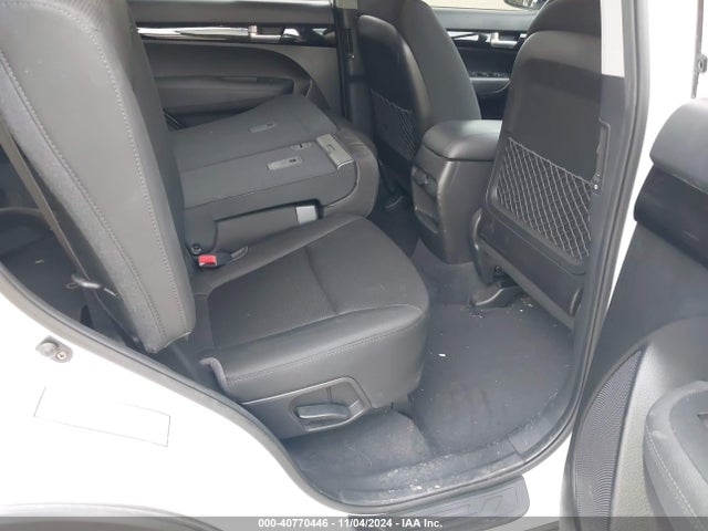 KIA Sorento Lx V6 2015 5XYKTDA73FG648745 Image 8