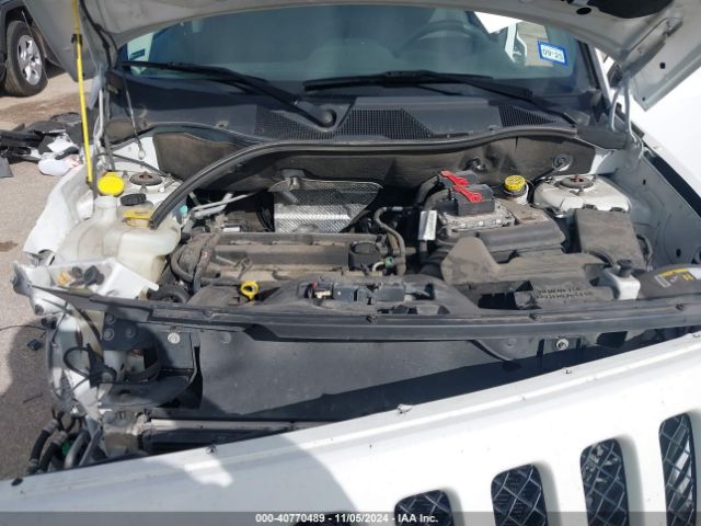 1C4NJPFA7GD815570 Jeep Patriot Latitude