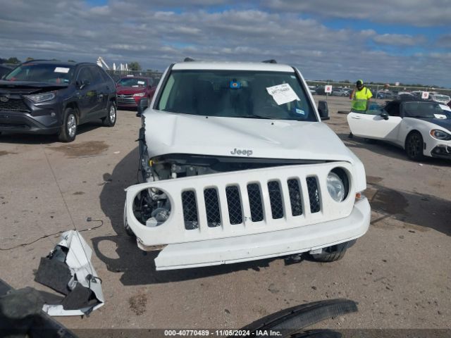 1C4NJPFA7GD815570 Jeep Patriot Latitude