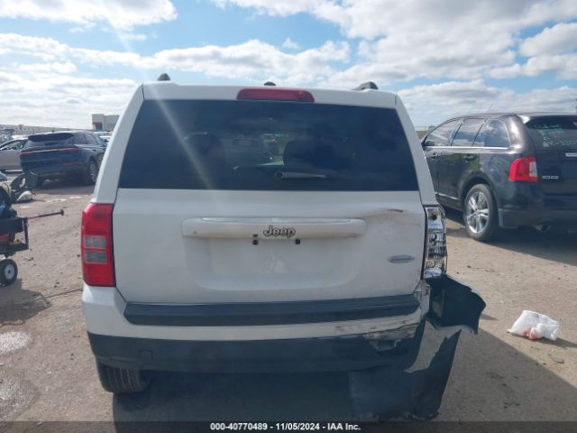 1C4NJPFA7GD815570 Jeep Patriot Latitude