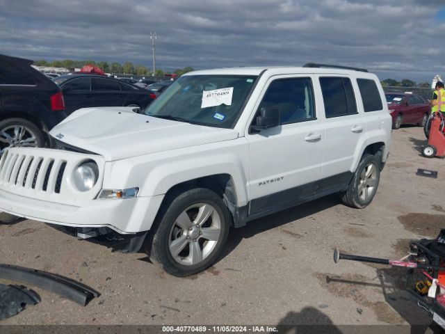 1C4NJPFA7GD815570 Jeep Patriot Latitude