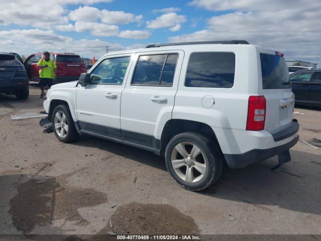 1C4NJPFA7GD815570 Jeep Patriot Latitude