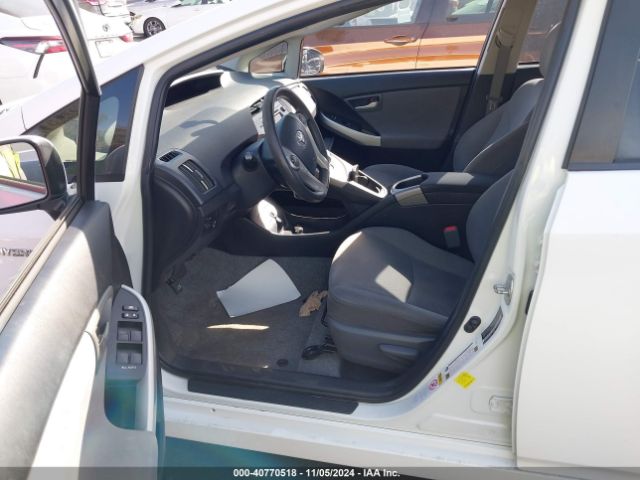 JTDKN3DU8F1921023 Toyota Prius Two