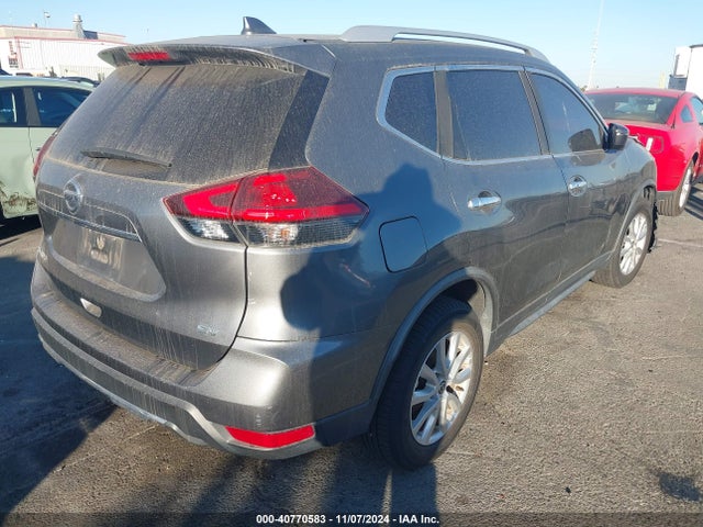 Nissan ROGUE SV 2017 JN8AT2MT3HW152850 Image 4