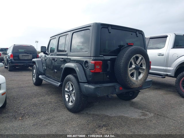 1C4HJXEG6JW110936 Jeep Wrangler Unlimited Sahara 4x4
