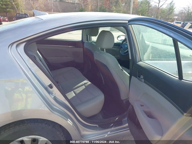 Hyundai ELANTRA SE 2017 5NPD74LF8HH090369 Image 8