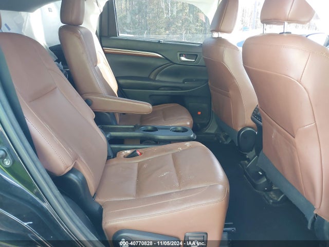 Toyota Highlander Limited Platinum 2017 5TDDZRFH3HS410597 Image 8