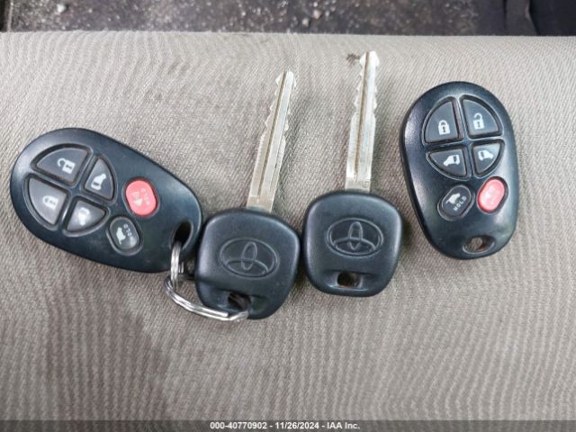 5TDYK3DC8ES446419 Toyota Sienna Xle V6 8 Passenger