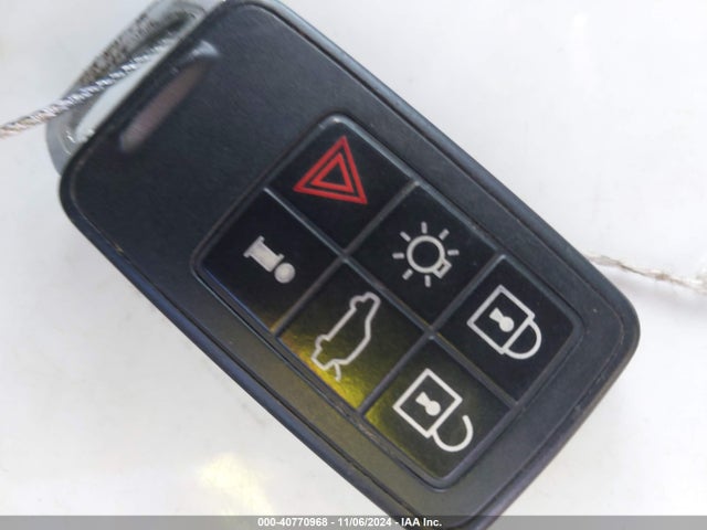 40770968 :رقم المزاد ، YV1612FH3D2171054 vin ، 2013 Volvo S60 T5/t5 Platinum/t5 Premier/t5 Premier Plus مزاد بيع