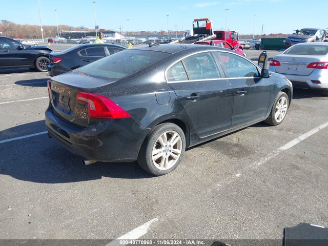 40770968 :رقم المزاد ، YV1612FH3D2171054 vin ، 2013 Volvo S60 T5/t5 Platinum/t5 Premier/t5 Premier Plus مزاد بيع
