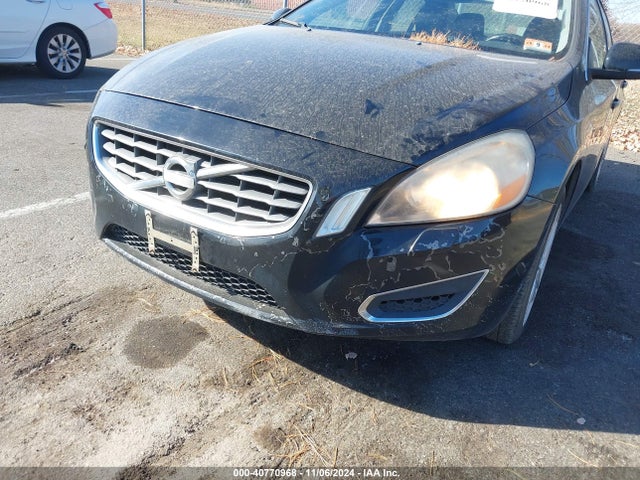 40770968 :رقم المزاد ، YV1612FH3D2171054 vin ، 2013 Volvo S60 T5/t5 Platinum/t5 Premier/t5 Premier Plus مزاد بيع