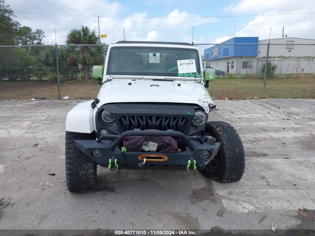1C4BJWEG9GL142841 Jeep Wrangler Unlimited Sahara