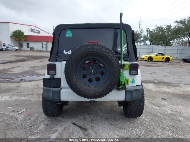 1C4BJWEG9GL142841 Jeep Wrangler Unlimited Sahara
